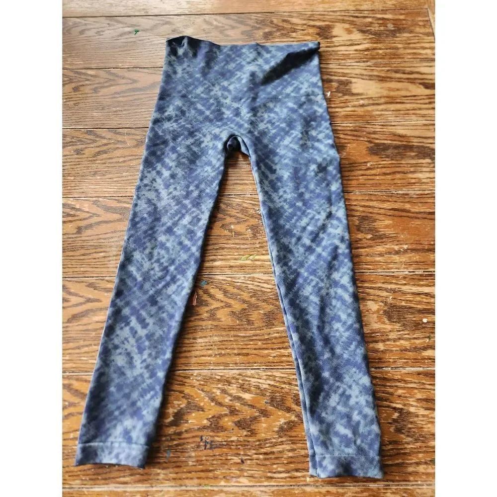 Spanx Tie Dye Blue Look At Me Seamless leggings sz Medium